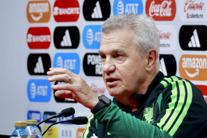 Javier Aguirre participó como jugador en 1986 y dirigirá a México en 2026. EFE/ Felipe Gutiérrez
