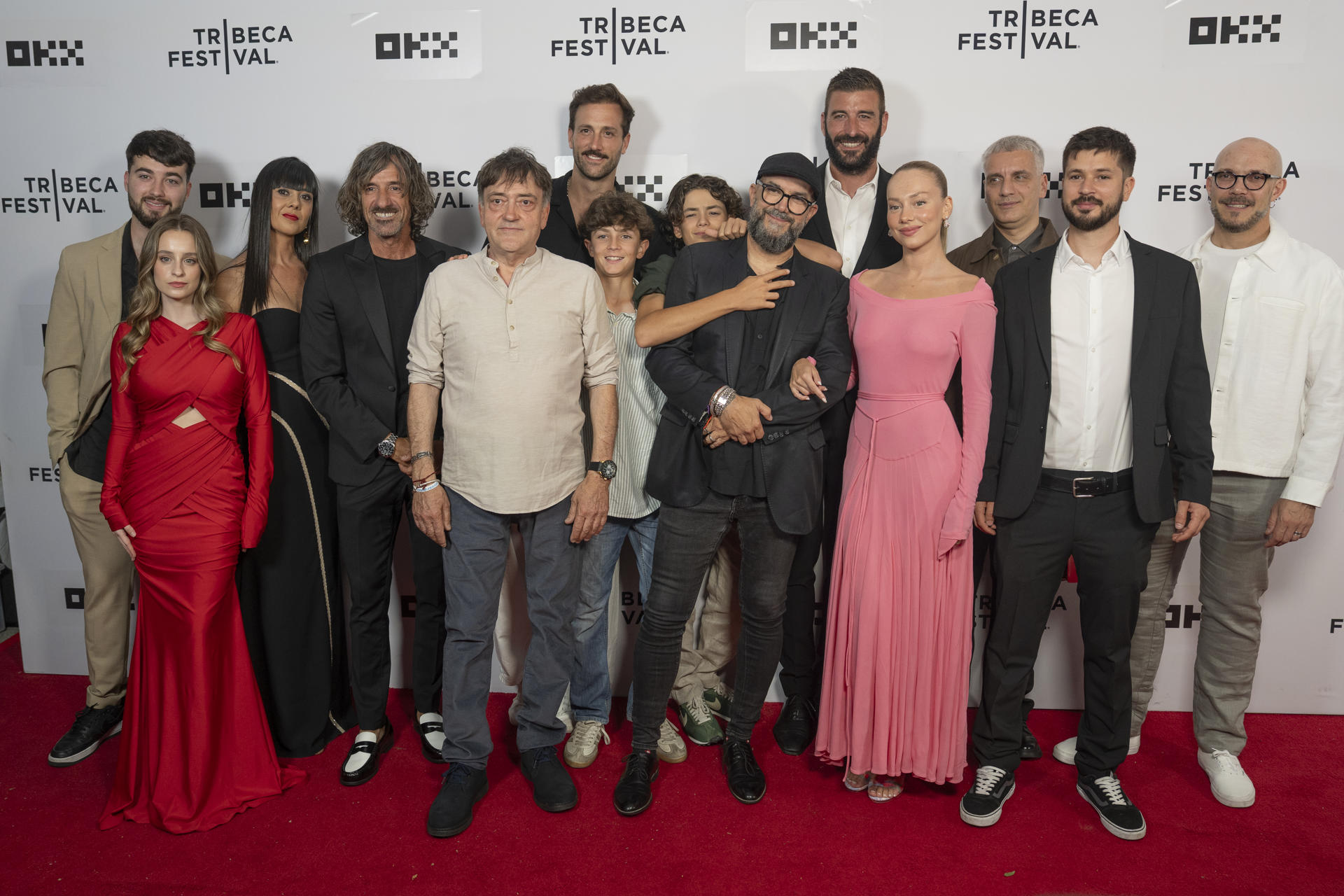 Los miembros del reparto de la película 'Dante' posan durante el Festival de Cine de Tribeca en Nueva York, EE. UU., el 7 de junio de 2026. El cineasta español Hugo Ruiz estrenó su segundo filme, 'Dante', un thriller psicológico con el mismo "espíritu" que su ópera prima, 'Una noche con Adela', por la que ganó el premio al Mejor Director Novel en 2023, y con un reparto "encendido", según ha declarado a EFE. EFE/ Angel Colmenares
