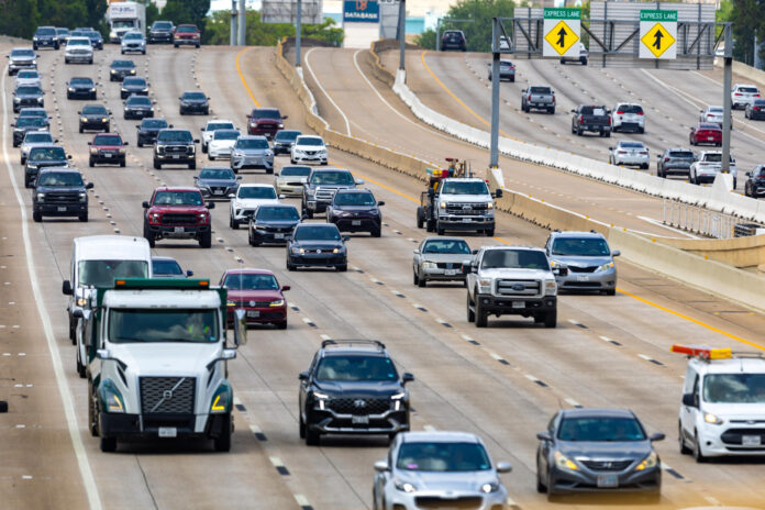 Fotografía de archivo que muestra vehículos en la autopista I69 en Houston Texas. (Estados Unidos). EFE/ Carlos Ramirez
