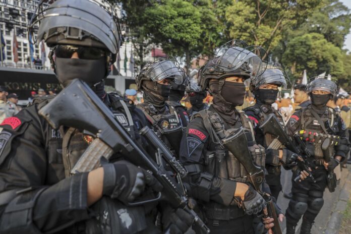 Imagen de archivo de agentes de policía en Yakarta, Indonesia, el 19 de octubre de 2023. 
EFE/EPA/MAST IRHAM
