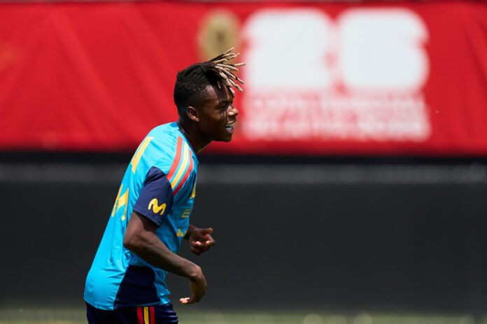 El delantero de la selección española Nico Williams participa en el entrenamiento de la selección española en Baylor School, Chattanooga, en Tennessee (Estados Unidos). EFE/ Ángel Martínez/RFEF SÓLO USO EDITORIAL / SÓLO DISPONIBLE PARA ILUSTRAR LA NOTICIA QUE ACOMPAÑA (CRÉDITO OBLIGATORIO)
