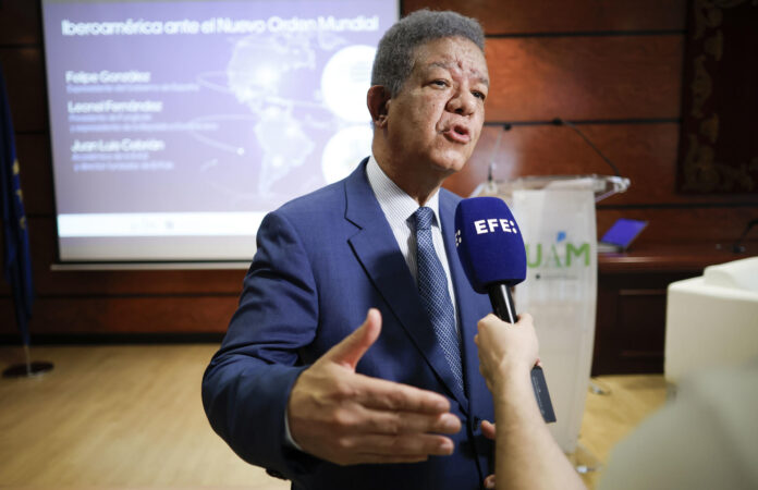 - El ex presidente de la República Dominicana y Presidente de Funglode, Leonel Fernández durante una entrevista con la Agencia EFE este martes tras el evento 