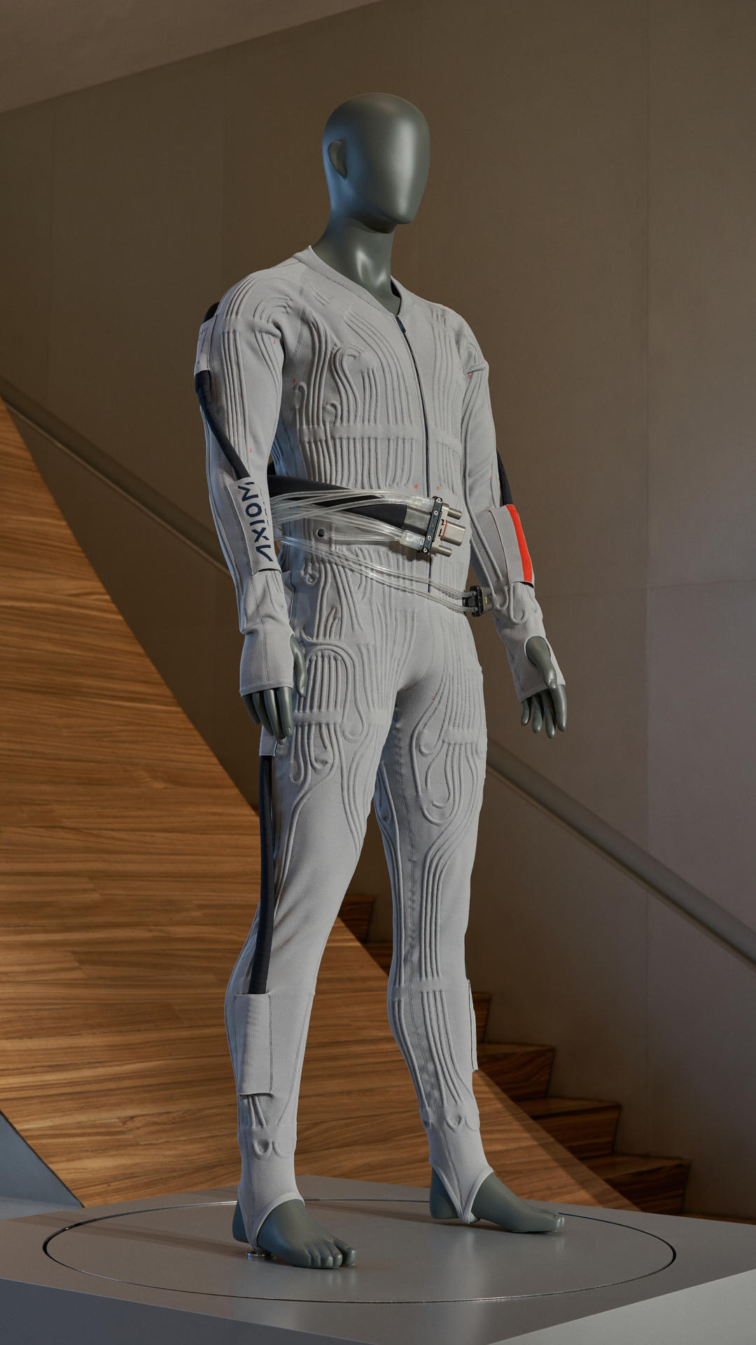 Fotografía cedida por Axiom Space de la prenda de ventilación y refrigeración líquida (LCVG), una capa interior diseñada por Prada para los astronautas, que se utilizará debajo del traje espacial Axiom Extravehicular Mobility Unit (AxEMU) en las futuras misiones Artemis de la NASA. EFE/ Axiom Space /SOLO USO EDITORIAL/NO VENTAS/ SOLO DISPONIBLE PARA ILUSTRAR LA NOTICIA QUE ACOMPAÑA (CRÉDITO OBLIGATORIO)

