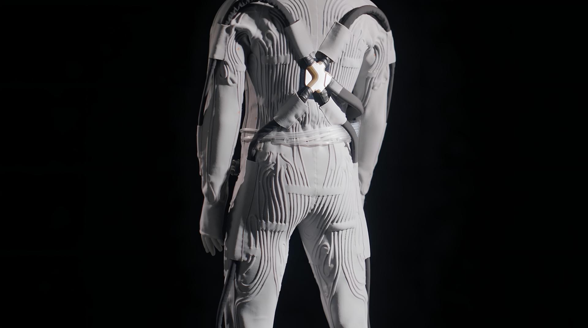 Fotografía cedida por Axiom Space de un detalle de la parte trasera de la prenda de ventilación y refrigeración líquida (LCVG), una capa interior diseñada por Prada para los astronautas, que se utilizará debajo del traje espacial Axiom Extravehicular Mobility Unit (AxEMU) en las futuras misiones Artemis de la NASA. EFE/ Axiom Space
