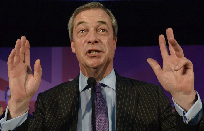 En la imagen de archivo, el líder del partido populista de derechas británico Reform UK, Nigel Farage. EPA/FACUNDO ARRIZABALAGA
