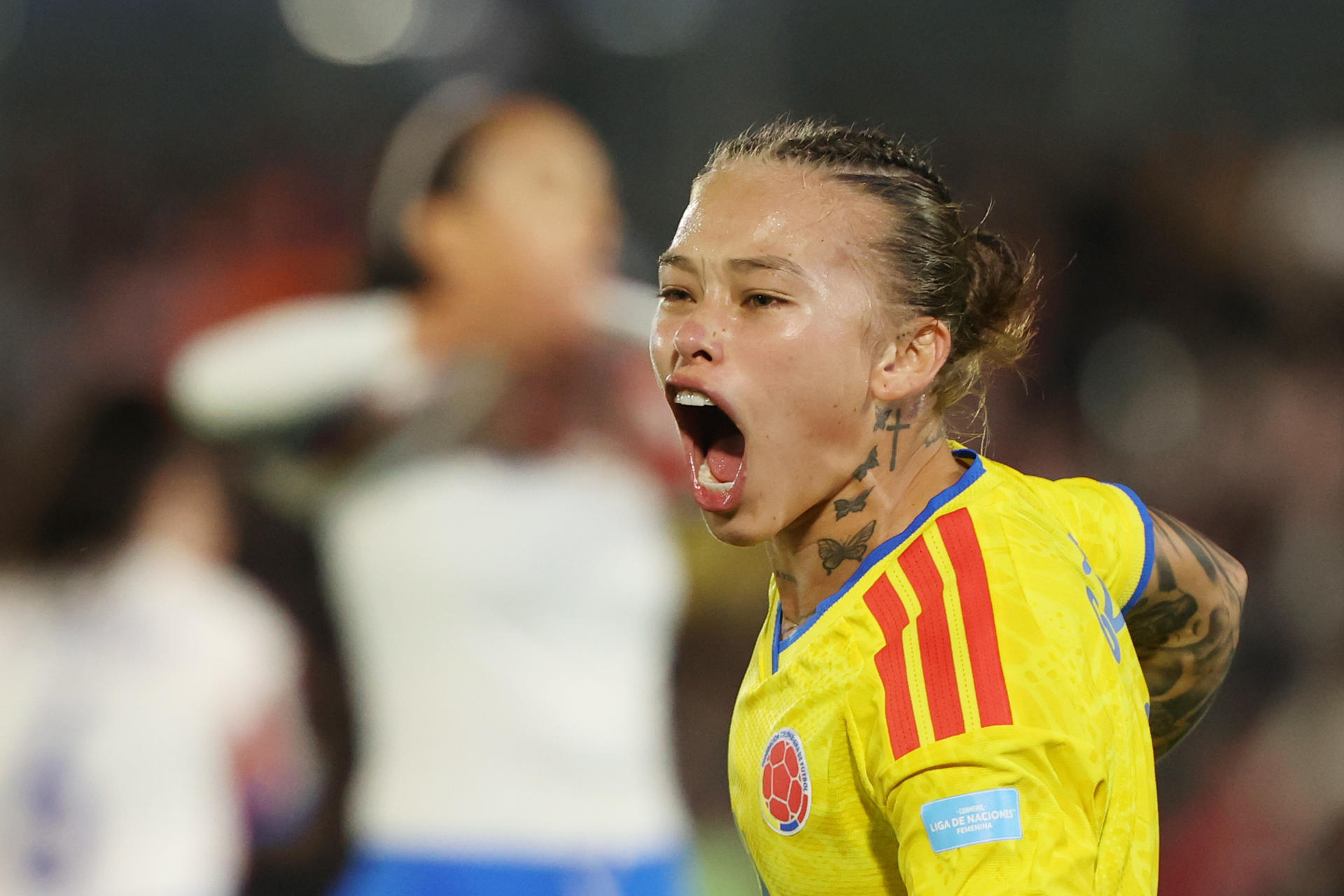 Ana María Guzmán, de Colombia, celebra uno de sus goles este martes en un partido de la Liga de Naciones ante Paraguay en el estadio Defensores del Chaco, en Asunción. EFE/Juan Pablo Pino
