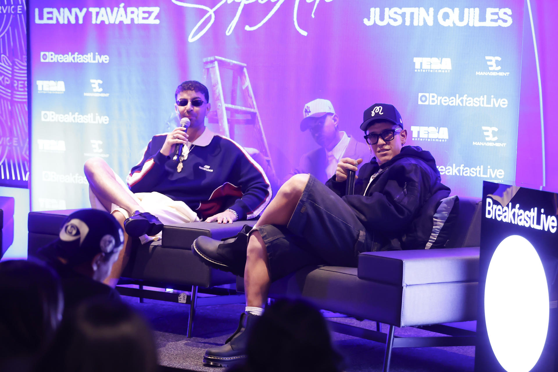 Los cantantes Justin Quiles (i) y Lenny Tavárez hablan en una rueda de prensa este martes, en Bogotá (Colombia). EFE/ Mauricio Dueñas Castañeda

