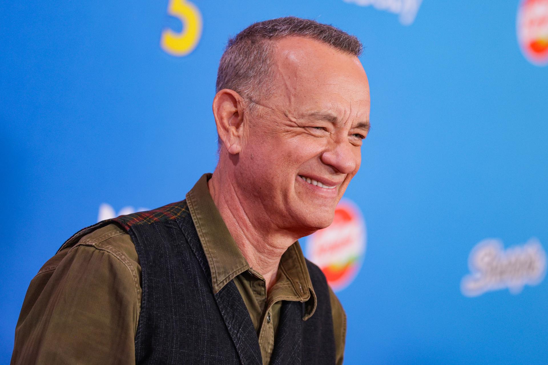 El actor Tom Hanks, voz de Woody, en la alfombra roja del preestreno mundial de 'Toy Story 5' este martes 9 de junio en el Dolby Theater de Los Ángeles, California, Estados Unidos. (Cine) EFE/EPA/CHRIS TORRES
