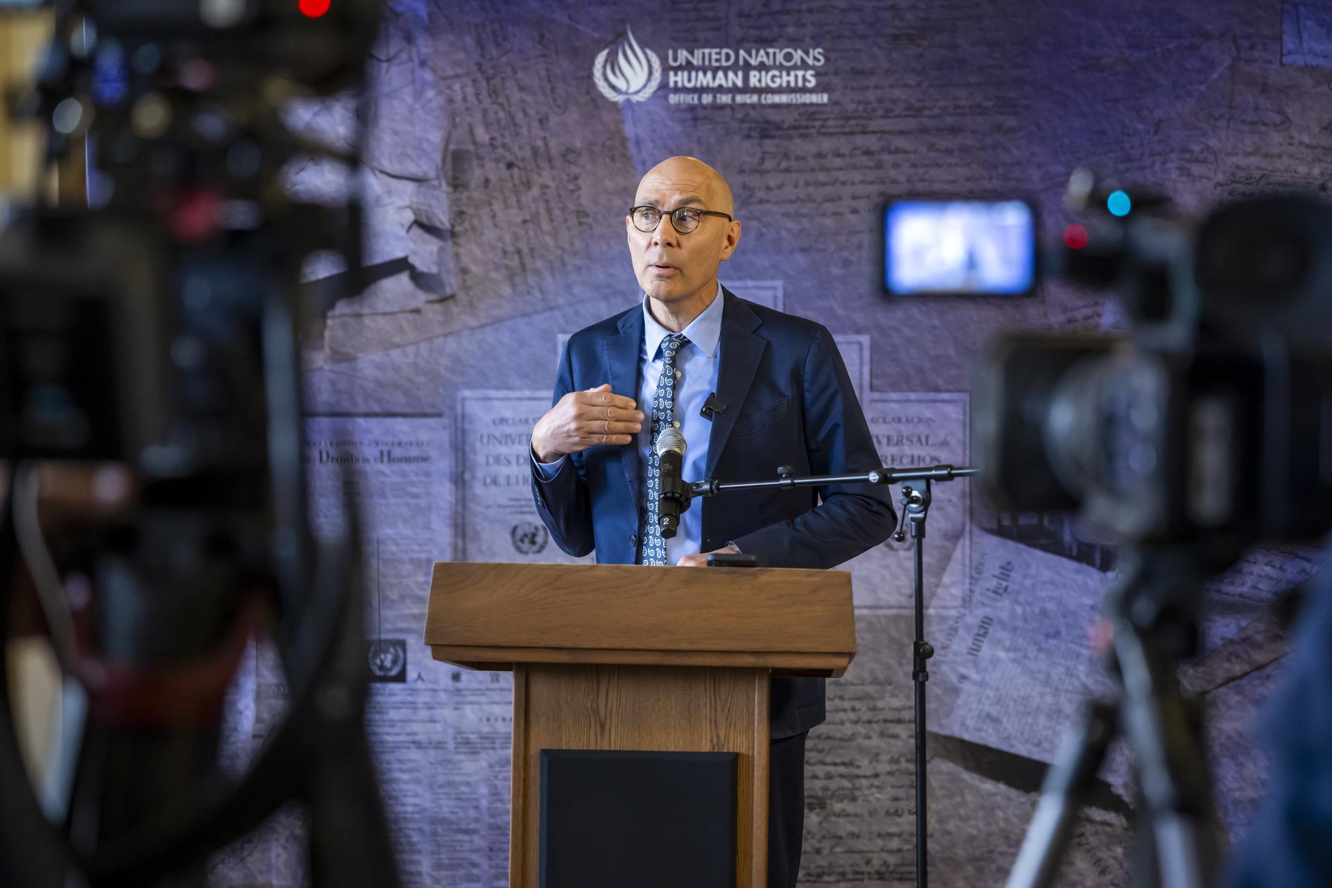 - El Alto Comisionado de la ONU para los Derechos Humanos, Volker Turk, habla con los medios, en la Oficina del Alto Comisionado de las Naciones Unidas para los Derechos Humanos (ACNUDH) Palais Wilson, en Ginebra, Suiza, 10 de junio de 2026. (Suiza, Ginebra) EFE/EPA/MARTIAL TREZZINI
