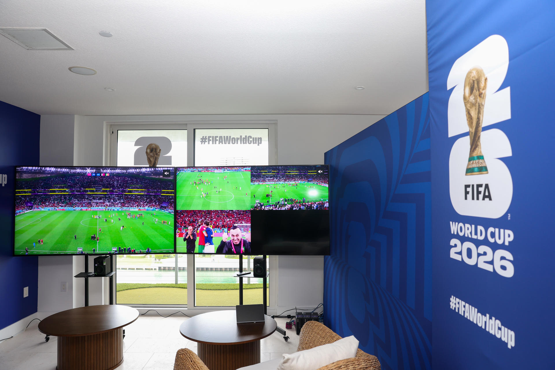 Fotografía cedida por la FIFA donde se muestran algunas de las pantallas desde las cuales seguirán los partidos los miembros del Grupo de Estudios Técnicos (TSG) de la FIFA para el Mundial 2026. EFE/ Leonardo Fernandez
