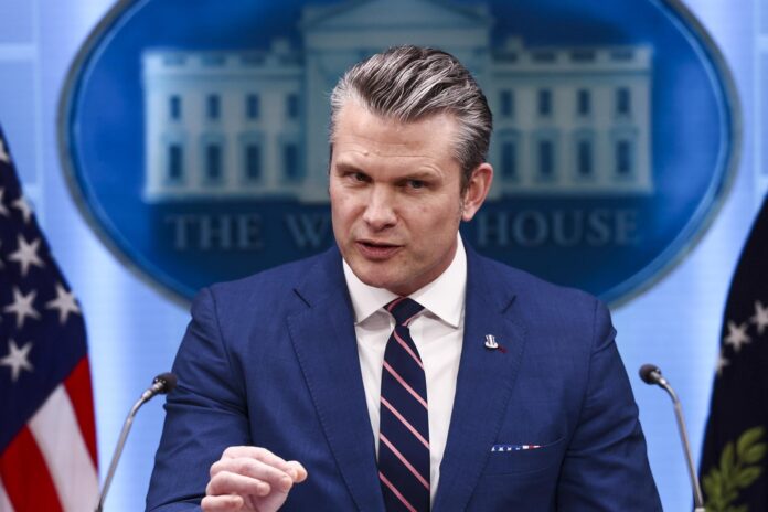 Foto de archivo del secretario de Guerra de Estados Unidos, Pete Hegseth.EFE/JIM LO SCALZO
