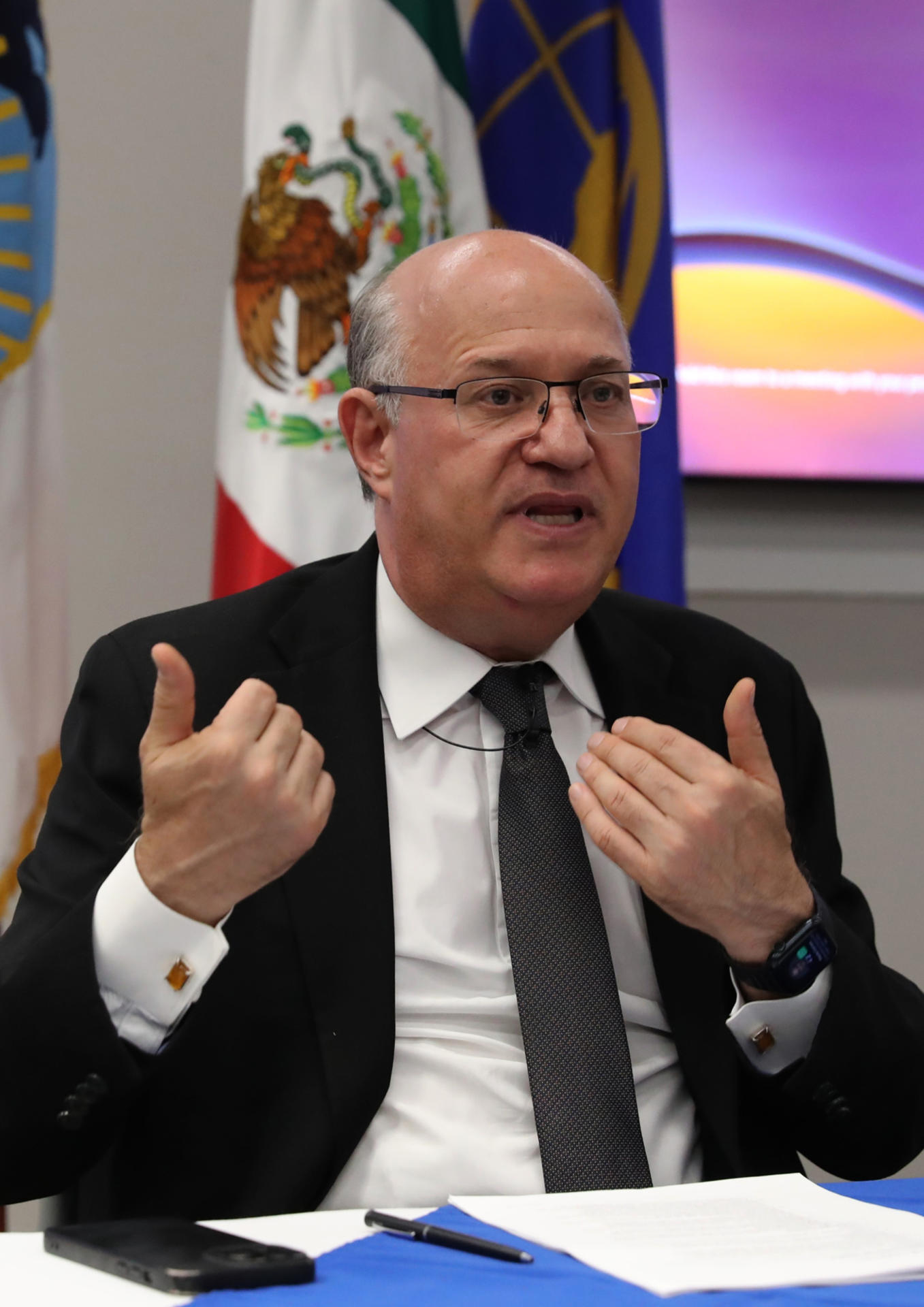 El presidente del Banco Interamericano de Desarrollo (BID), Ilan Goldfajn, habla durante una rueda de prensa este miércoles, en Ciudad de México (México). EFE/Mario Guzmán