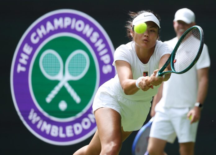 La tenista Emma Raducanu durante la edición Wimbledon 2025. EFE/EPA/NEIL HALL
