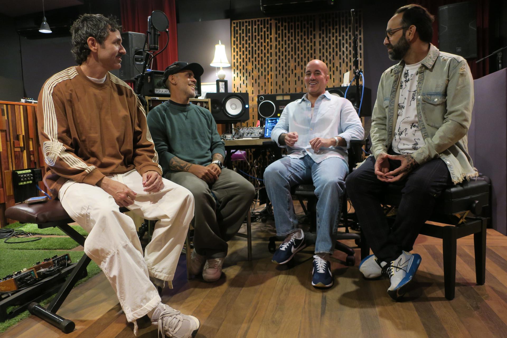 Fotografía del 28 de abril de 2026 que muestra desde la izquierda a los integrantes de la banda puertorriqueña de reggae Cultura Profética, Juan Carlos Sulsona, Eliut González, Willy Rodríguez y Omar Silva durante una entrevista con EFE en San Juan (Puerto Rico). EFE/ Jorge Muñiz