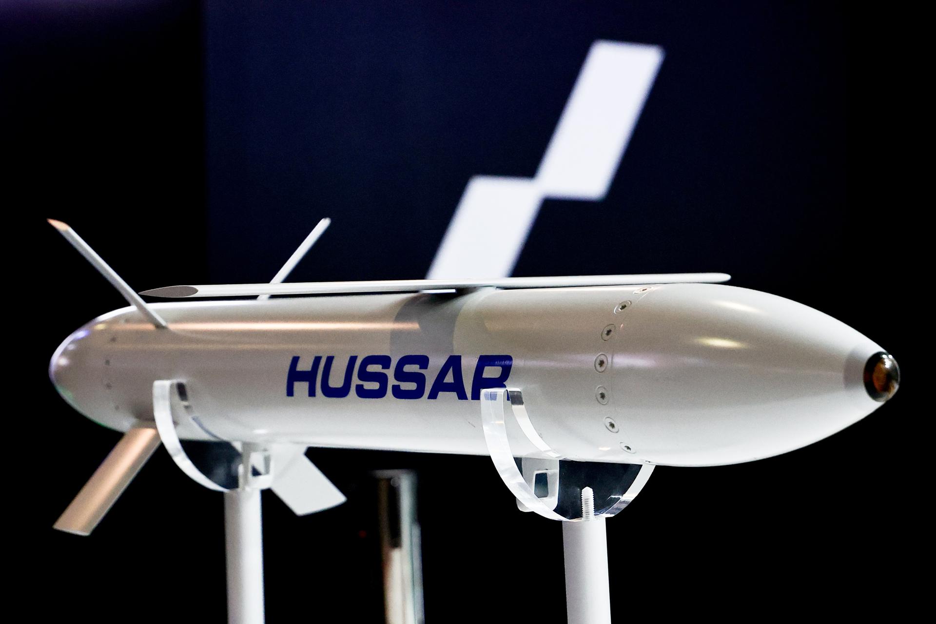 Municiones ligeras modulares aire-tierra de la compañía Safran expuestas en la Feria Aeroespacial ILA de Berlín 2026 en Schoenefeld, Alemania, . La exposición de la industria aeroespacial y de defensa tiene lugar en el aeropuerto de Berlín-Brandeburgo del 10 al 14 de junio de 2026. (Alemania) EFE/EPA/FILIP SINGER