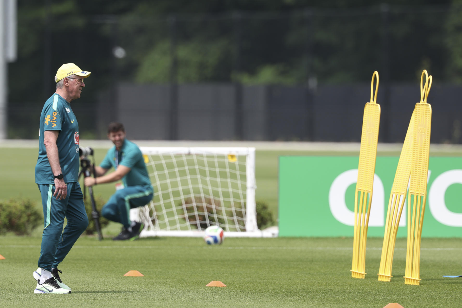 Carlo Ancelotti entrenador de Brasil dirige un entrenamiento en el centro Columbia Park en Morristown, New Jersey (EE.UU.). EFE/ Sebastiao Moreira
