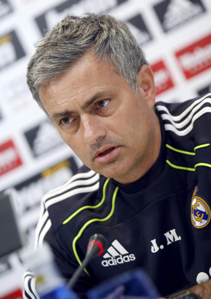 El entrenador del Real Madrid, José Mourinho, en 2010 en foto de archivo de Manuel H. de León. EFE
