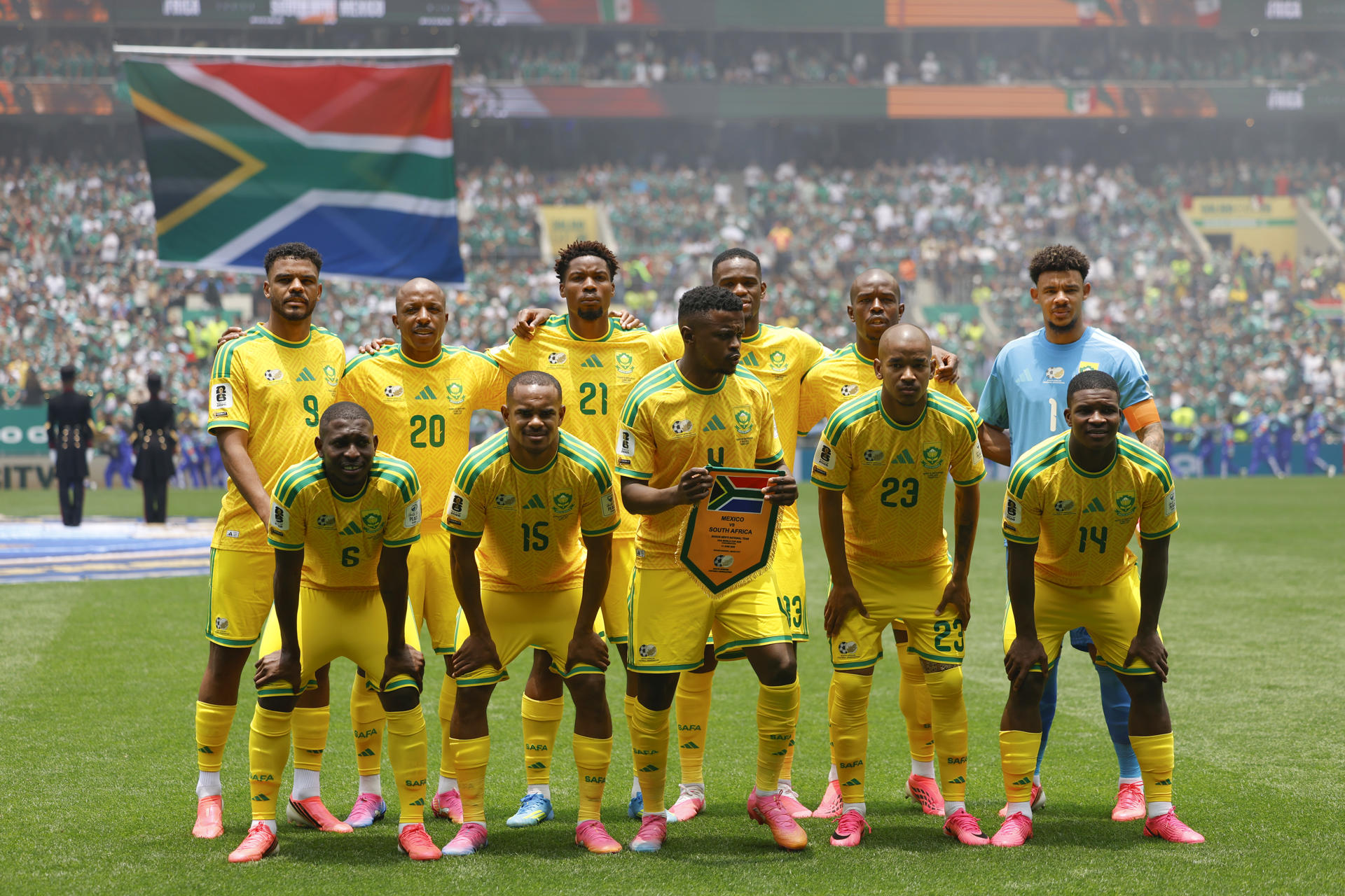 Jugadores de Sudáfrica posan este jueves, durante un partido del grupo A del Mundial de la FIFA 2026 entre México y Sudáfrica en el estadio Ciudad de México (México). EFE/ Sashenka Gutiérrez