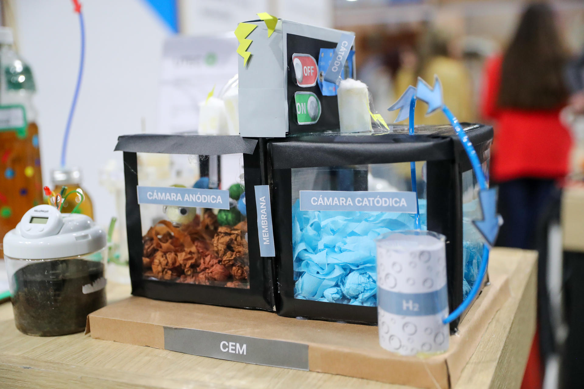 Fotografía que muestra un estand durante la quinta edición de la Expo Uruguay Sostenible, un encuentro de intercambio enfocado en "sembrar conciencia ambiental", este jueves, en Montevideo (Uruguay). EFE/ Hernán Ogállar Vidal
