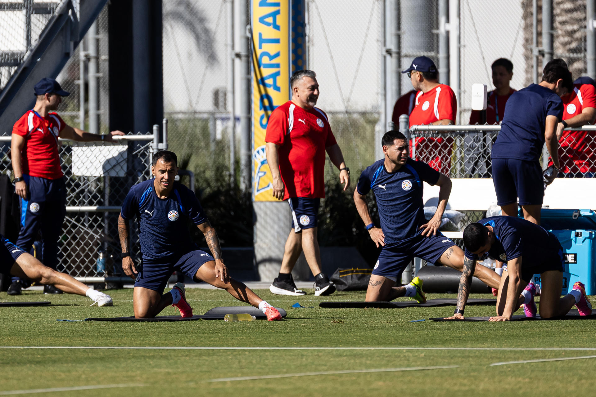 Jugadores de Paraguay entrenan en California (Estados Unidos). EFE/ Miguel Gutiérrez
