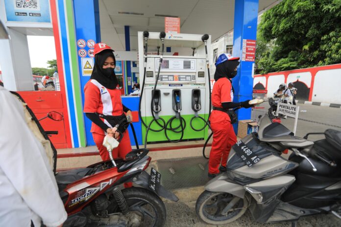 Una gasolinera de la ciudad de Banda Aceh, en el noroeste de Indonesia, uno de los países asiáticos afectados por la crisis energética derivada del conflicto en Oriente Medio.
EFE/EPA/HOTLI SIMANJUNTAK

