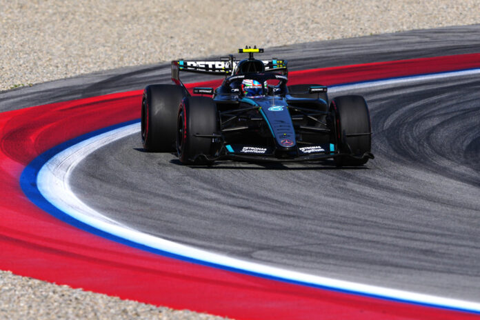 Montmeló (Barcelona), 12/06/2026.-El piloto italiano de Mercedes Kimi Antonelli, durante la segunda sesión de entrenamientos libres del Gran Premio de Fórmula 1 de Barcelona-Cataluña este viernes.EFE/ Alejandro García
