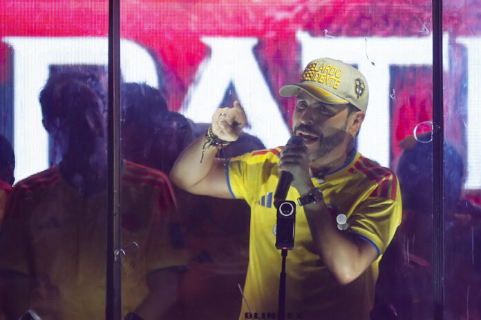 Fotografía de archivo, tomada el pasado 30 de mayo, en la que se captó al candidato opositor a la Presidencia de Colombia, Abelardo de la Espriella, en Barranquilla (Colombia). EFE/Ernesto Guzmán
