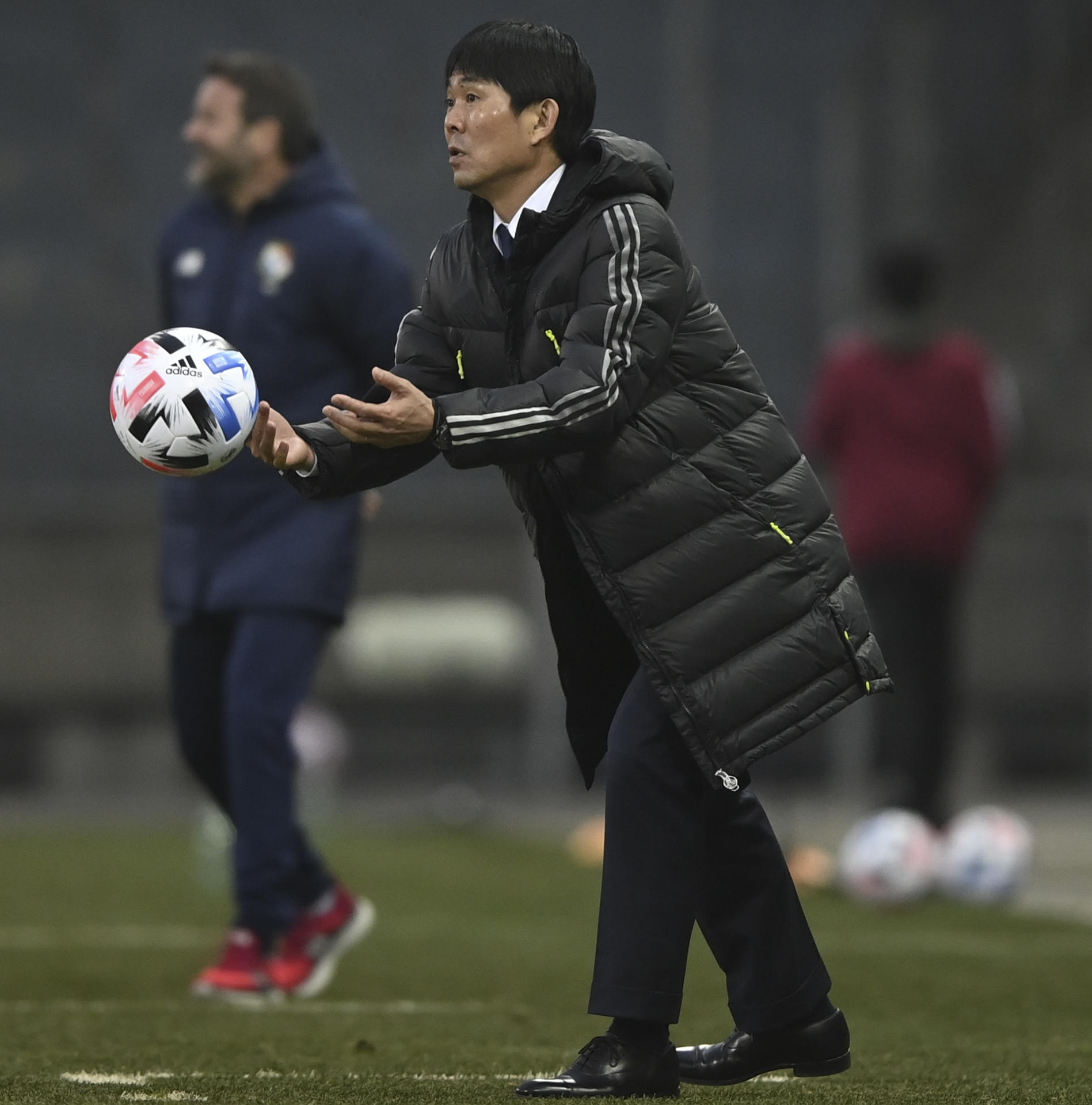 El seleccionador de Japón, Hajime Moriyasu, comienza su andadura en el Mundial frente a Países Bajos con la certeza de dirigir a la mejor generación. EFE/EPA/CHRISTIAN BRUNA

