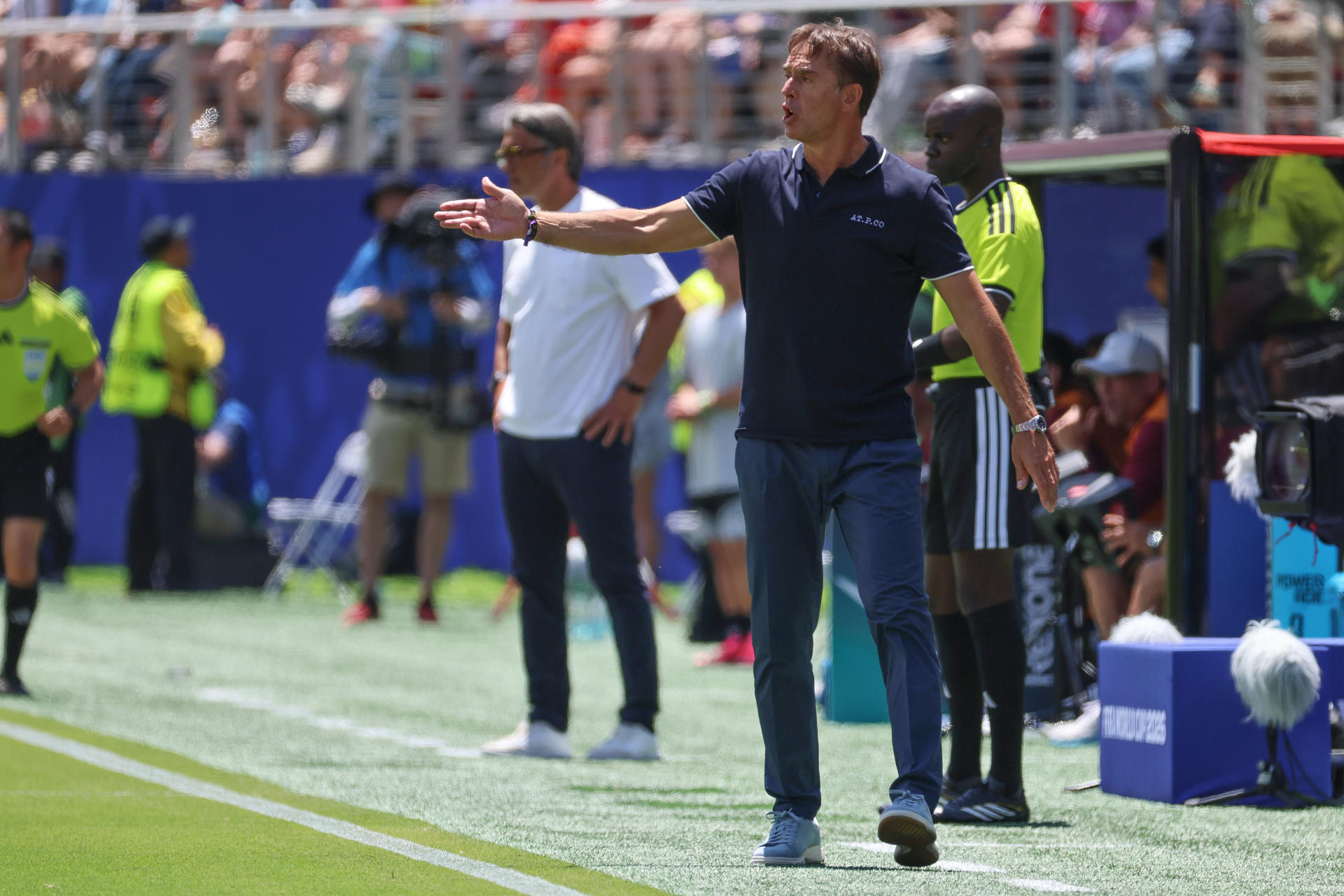El seleccionador de Catar, el español Julen Lopetegui, durante el partido del grupo B del Mundial de 2026 ante Suiza en el estadio Levi's en Santa Clara (Estados Unidos). EFE/Miguel Gutiérrez