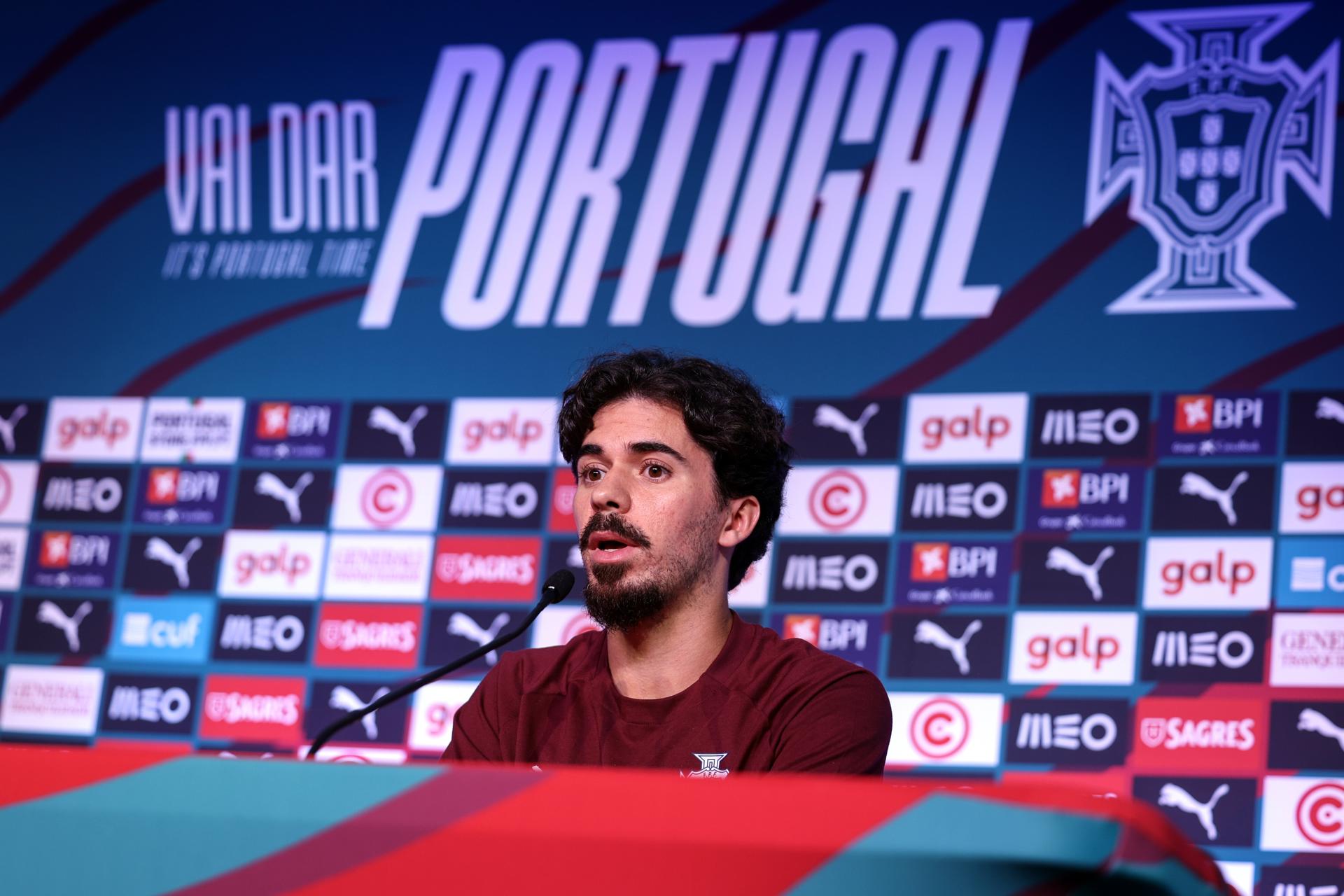 Vitinha dijo que Portugal tiene mucho talento y es aspirante a ganar el Mundial, aunque rechazó que sea la principal favorita. EFE/EPA/MIGUEL A. LOPES
