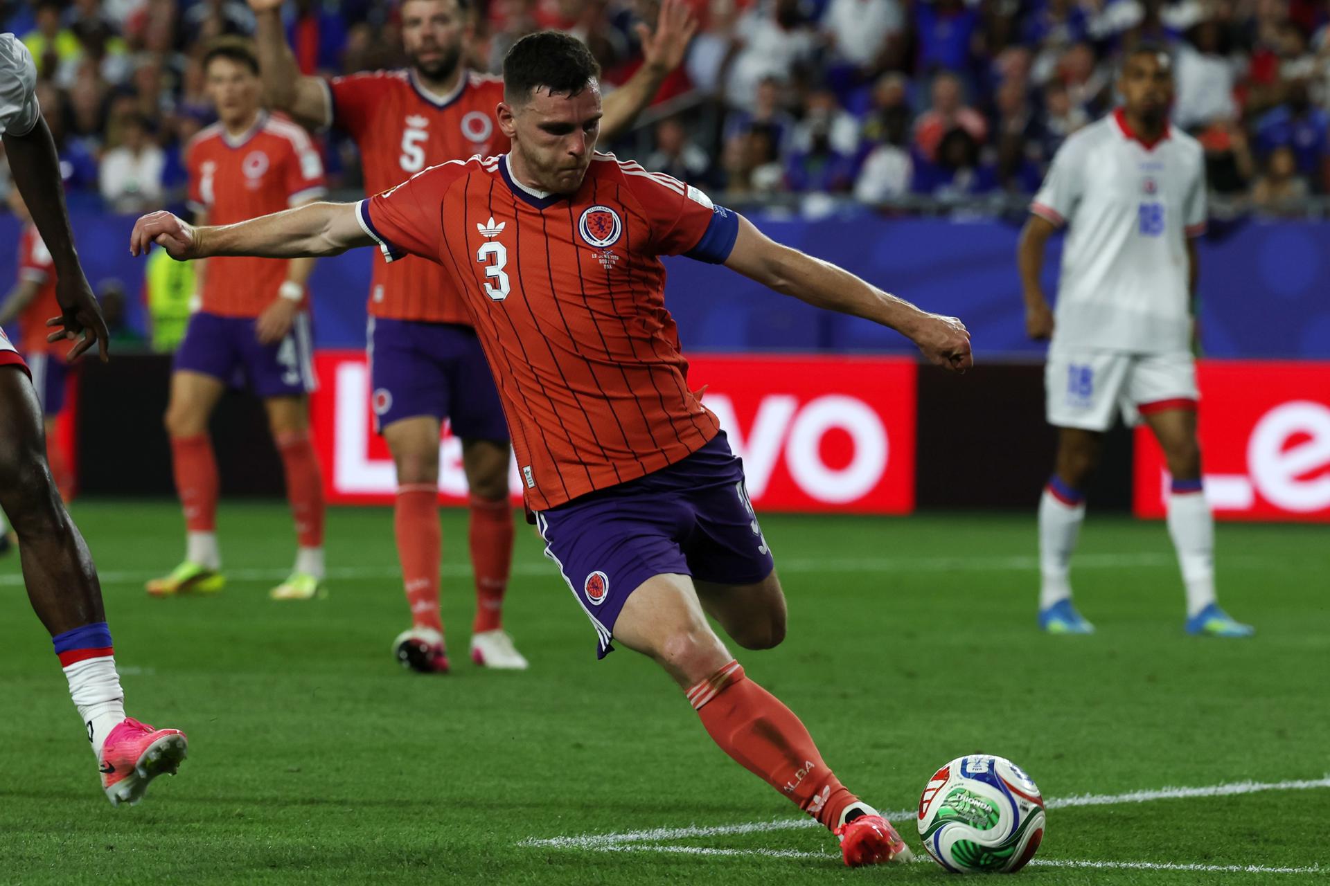 Andy Robertson, de Escocia, en acción durante el partido de la fase de grupos de la Copa Mundial de la FIFA 2026 entre Haití y Escocia, en Foxborough, Massachusetts (EE.UU.). EFE/GREG M. COOPER
