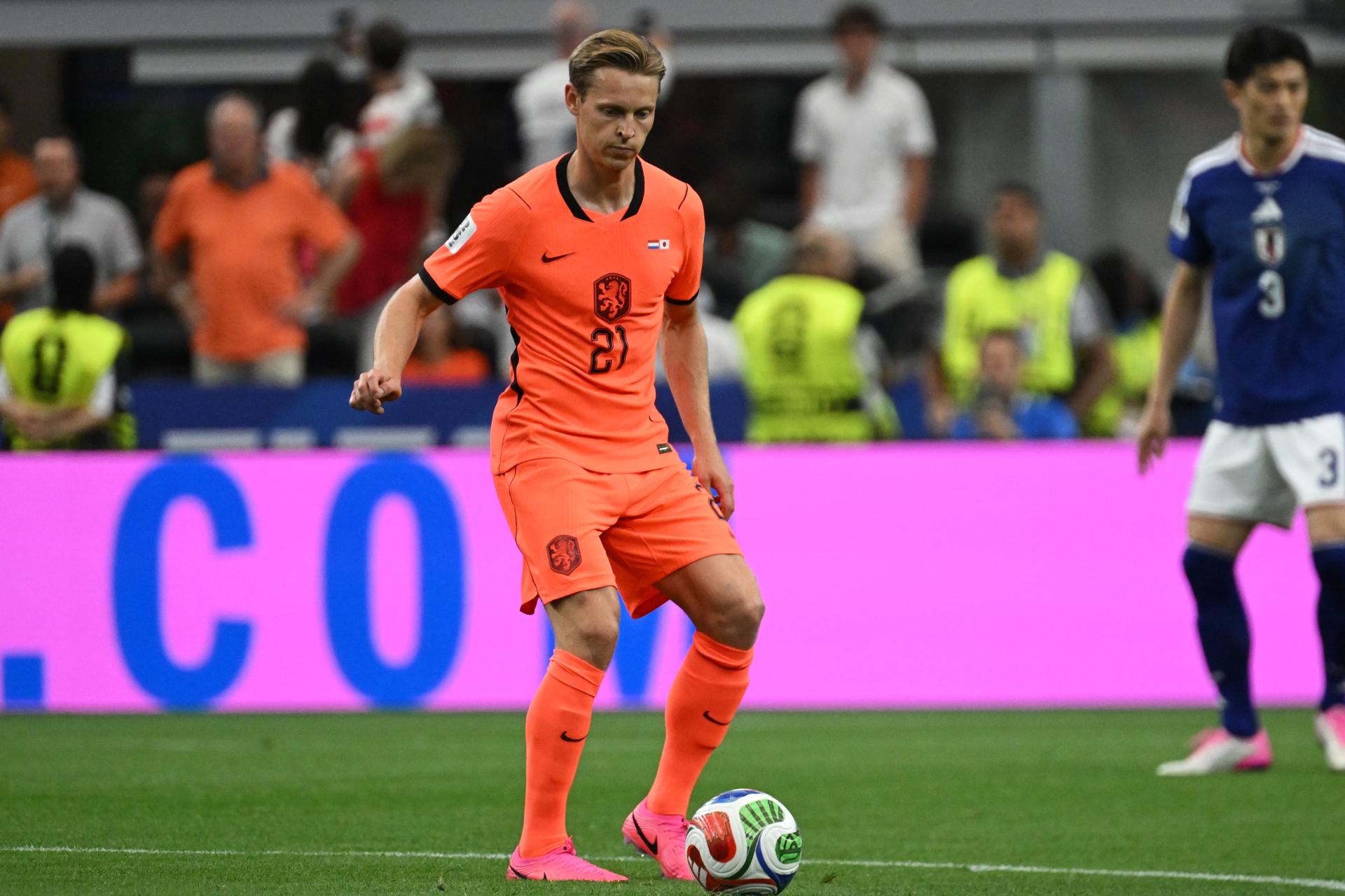 Frenkie De Jong, de Países Bajos, en acción durante el partido de la fase de grupos de la Copa Mundial de la FIFA 2026 entre Países Bajos y Japón, en Dallas, Texas (EE.UU.). EFE/ALBERT PENA

