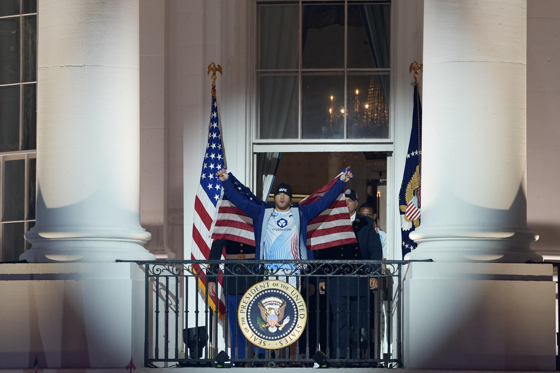 El estadounidense Justin Gaethje reacciona este domingo, previo a un combate de la UFC en la Casa Blanca en Washington (EE.UU.). EFE/ Octavio Guzmán