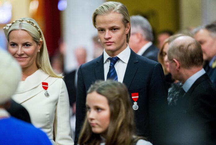 Fotogafía de archivo de Marius Borg Høiby junto a su madre, la princesa Mette-Marit de Noruega. EFE/EPA/VEGARD WIVESTAD GROTT NORWAY OUT[NORWAY OUT]
