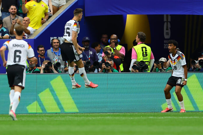 Nico Schlotterbeck celebra su gol contra Curazao.-EFE/ Carlos Ramírez
