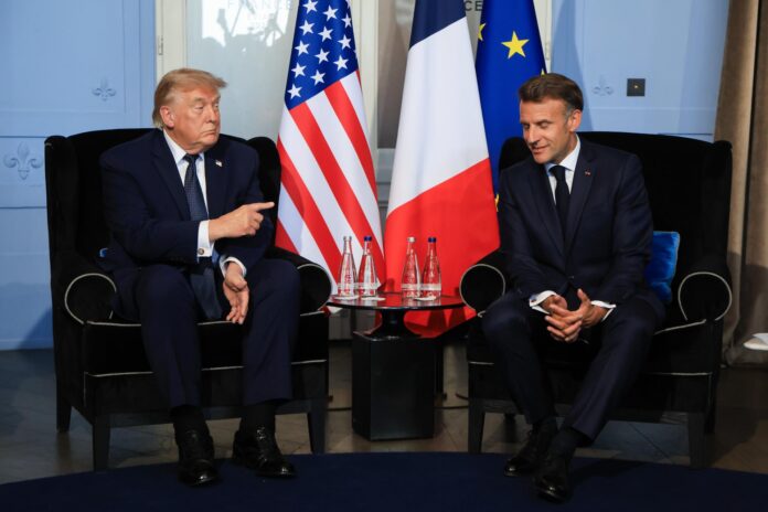 - El presidente de EE.UU., Donald Trump (I), asiste a una reunión bilateral con el presidente francés, Emmanuel Macron, en el marco de la cumbre del G7 en Evian-les-Bains, centro-este de Francia, el 15 de junio de 2026. La 52ª cumbre del G7 tiene lugar en Evian-les-Bains del 15 al 17 de junio de 2026. (Francia) EFE/EPA/LUDOVIC MARIN / POOL MAXPPP OUT

