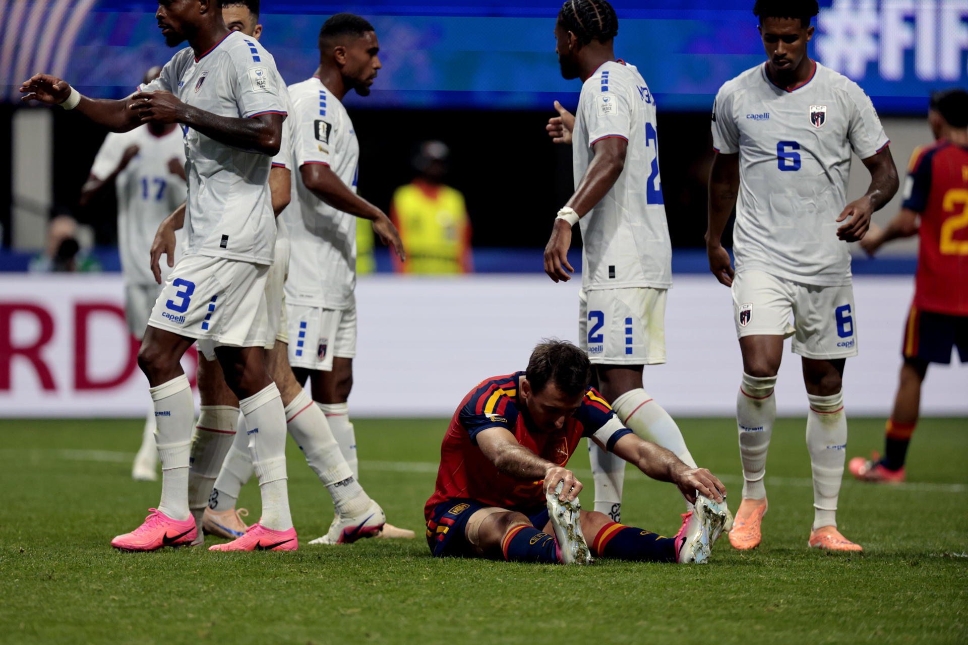 El delantero de España Mikel Oyarzabal (c) durante el partido del grupo H del Mundial 2026 entre España y Cabo Verde, este lunes en el Estadio Atlanta. EFE/ Lavandeira Jr
