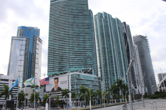 Fotografía del 9 de junio de 2026 que muestra edificios en Miami (EE.UU.). EFE/ Pedro Pablo Cortés Villarreal
