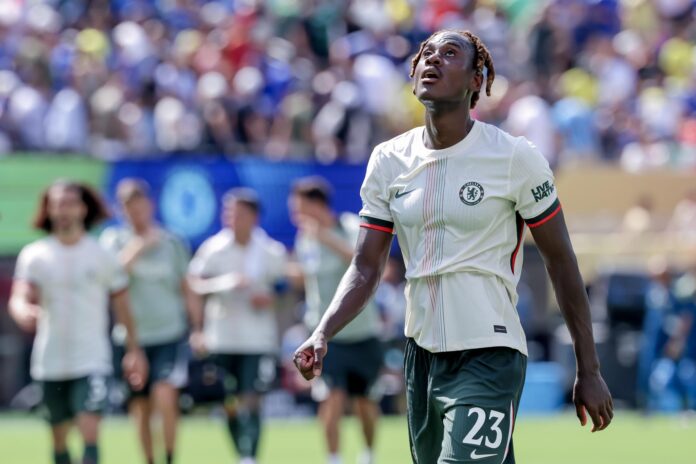 Trevoh Chalobah, en la imagen, sustituirá al lesionado Tino Livramento en la lista definitiva de Inglaterra para el Mundial de 2026EFE/EPA/JUSTIN LANE
