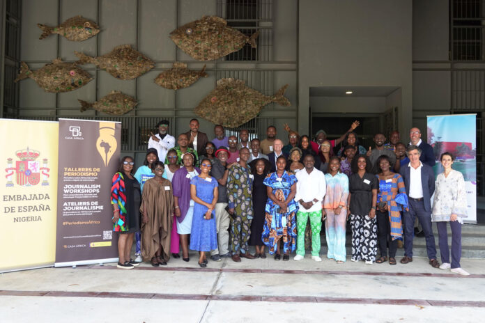 - Fotografía de familia de los participantes en un taller sobre periodismo cultural este martes en Lagos (Nigeria). El organismo público español Casa África y el Museo del Prado de Madrid, una de las mayores pinacotecas del mundo, han colaborado por primera vez para formar a periodistas culturales en el continente africano, una iniciativa que se ha plasmado en un taller celebrado en Lagos (Nigeria). EFE/ Casa África/YSMA/SÓLO USO EDITORIAL/SÓLO DISPONIBLE PARA ILUSTRAR LA NOTICIA QUE ACOMPAÑA (CRÉDITO OBLIGATORIO)
