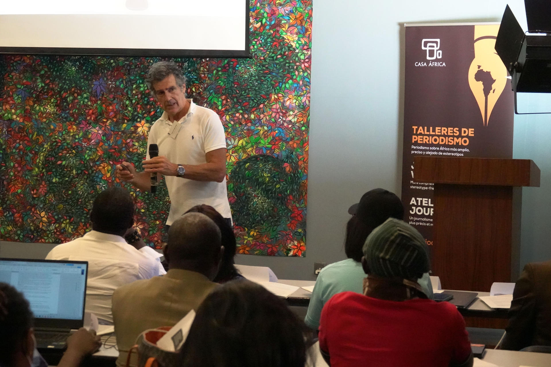 - El director de Comunicación del Museo del Prado, Carlos Chaguaceda, imparte un taller sobre periodismo cultural este martes en Lagos (Nigeria). El organismo público español Casa África y el Museo del Prado de Madrid, una de las mayores pinacotecas del mundo, han colaborado por primera vez para formar a periodistas culturales en el continente africano, una iniciativa que se ha plasmado en un taller celebrado en Lagos (Nigeria). EFE/ Casa África/YSMA/SÓLO USO EDITORIAL/SÓLO DISPONIBLE PARA ILUSTRAR LA NOTICIA QUE ACOMPAÑA (CRÉDITO OBLIGATORIO)
