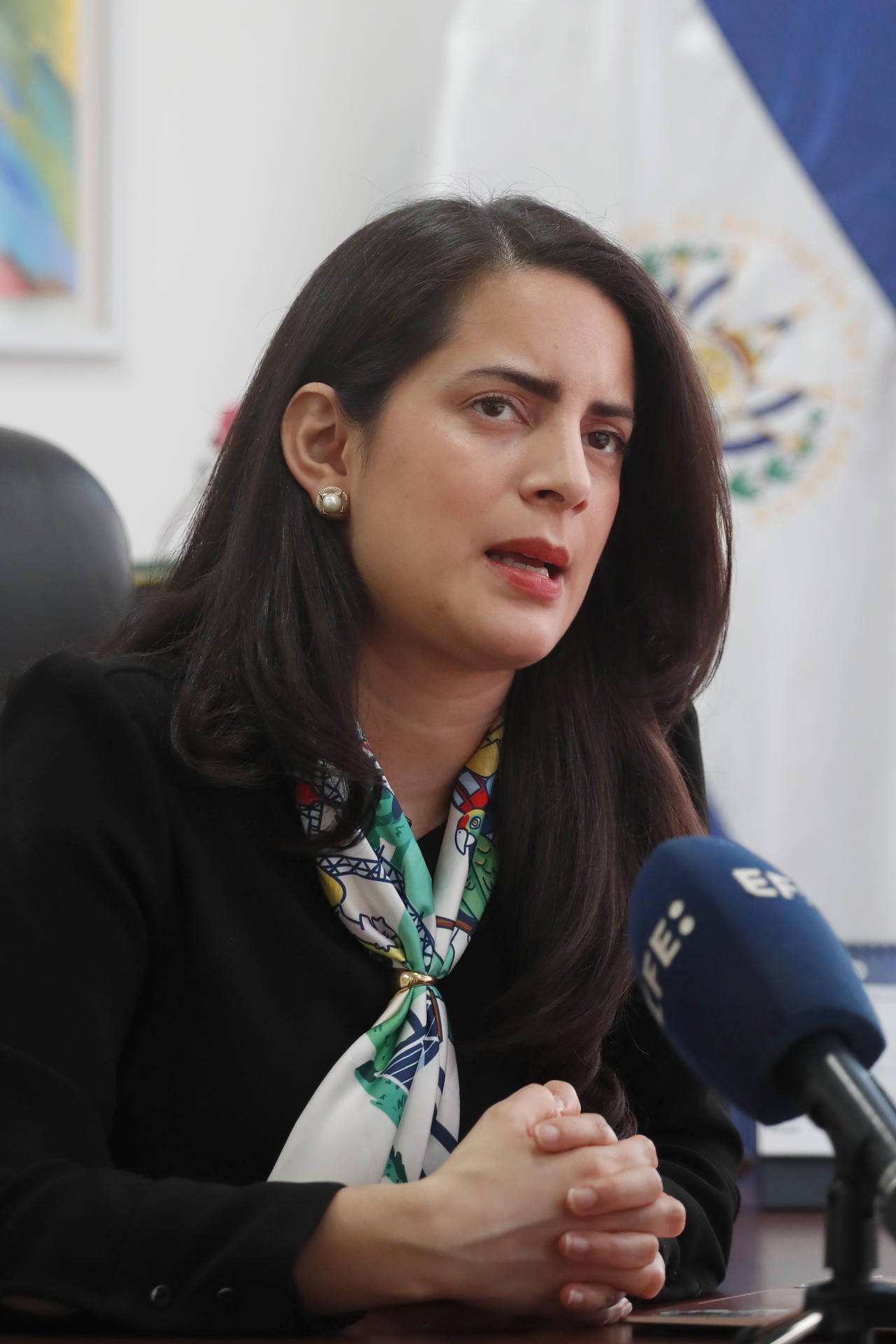 La diputada opositora por el partido Vamos Claudia Ortiz habla durante una entrevista con EFE el 8 de junio de 2026 en San Salvador (El Salvador). EFE/Rodrigo Sura