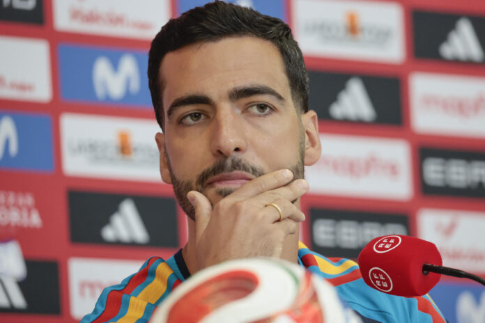 El centrocampista español Mikel Merino ofrece una rueda de prensa después del entrenamiento de la selección tras empatar con Cabo Verde, en Chattanooga (Estados Unidos). EFE/ Lavandeira Jr
