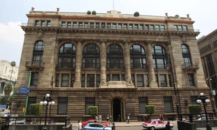 Fotografía de archivo que muestra el edificio del Banco de México, en Ciudad de México (México). EFE/ Mario Guzmá

