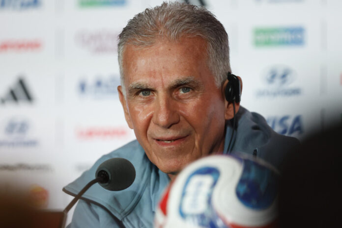 El seleccionador de Ghana, Carlos Queiroz, habla en una rueda de prensa en el BMO Field en Toronto (Canadá).

