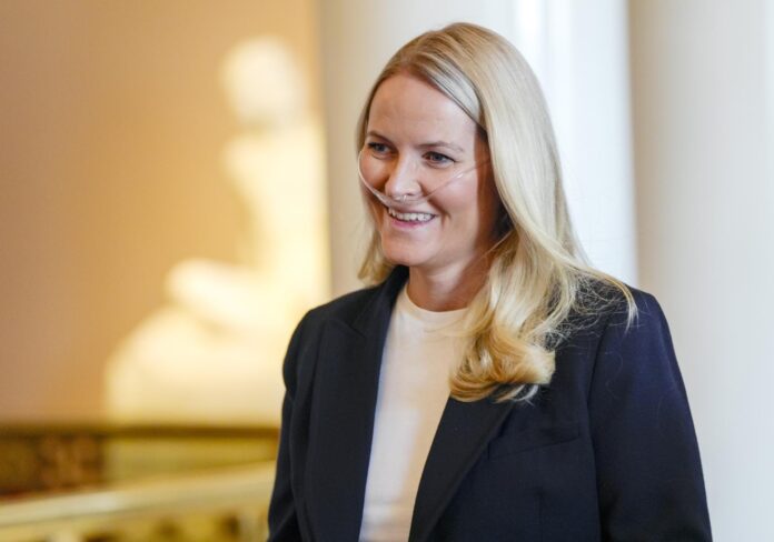 La princesa heredera de Noruega Mette-Marit, el pasado 10 de abril durante una ceremonia en Oslo. EFE/EPA/Lise Aserud / POOL NORWAY OUT NORWAY OUT

