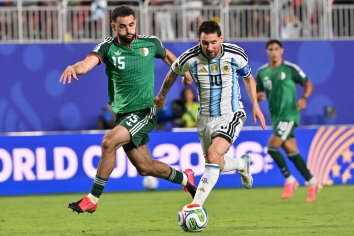 El capitán de la selección argentina, Lionel Messi, durante el partido disputado este martes por su selección en Kansas City. EFE/ AMY KONTRAS
