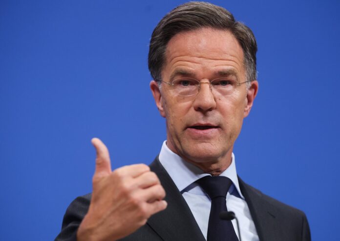 El secretario general de la OTAN, Mark Rutte, se dirige a una rueda de prensa previa a la reunión ministerial, antes de la reunión de los Ministros de Defensa de la OTAN en la sede de la Alianza en Bruselas, Bélgica, el 17 de junio de 2026.
EFE/EPA/OLIVIER HOSLET
