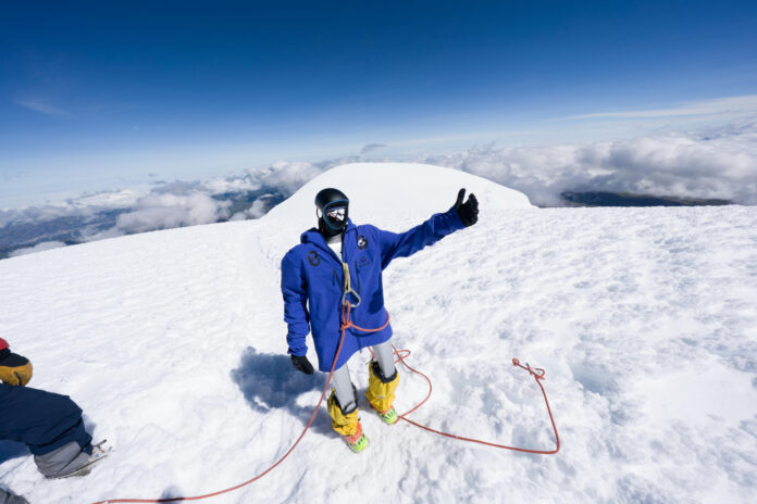 Fotografía de archivo del robot humanoide en la cumbre de Chimborazo en Ecuador, facilitada por la compañía. NO VENTAS/USO EDITORIAL
