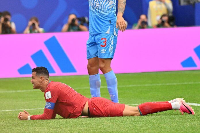 Cristiano Ronald odurante el partido del Grupo K del Mundial 2026 que disputan las selecciones nacionales de Portugal y República Democrática del Congo este miércoles, en el Estadio Houston (Texas). EFE/EPA/SAM WASSON
